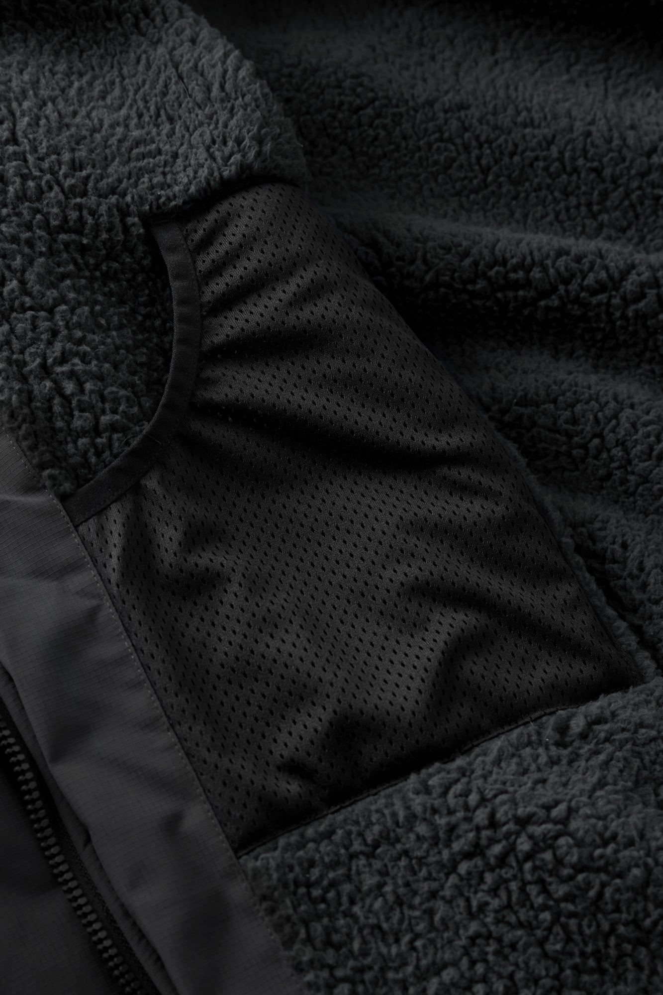 Alpine Pro Robe - Black