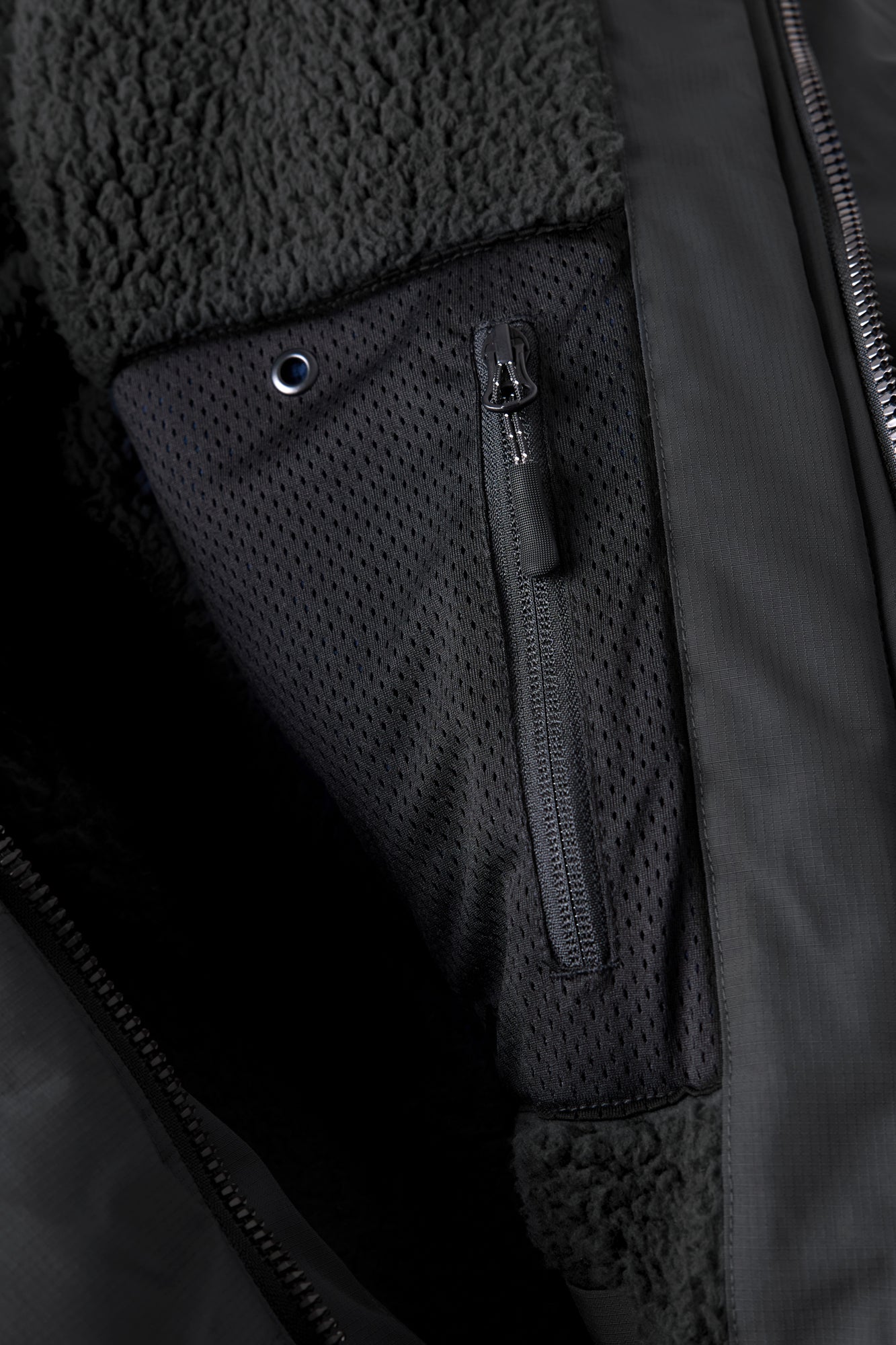 Alpine Pro Robe - Black